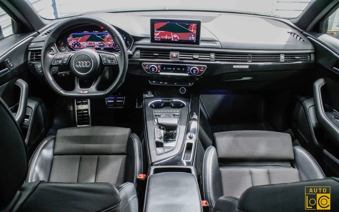 Audi A4 cena 105555 przebieg: 120000, rok produkcji 2018 z Sianów małe 562